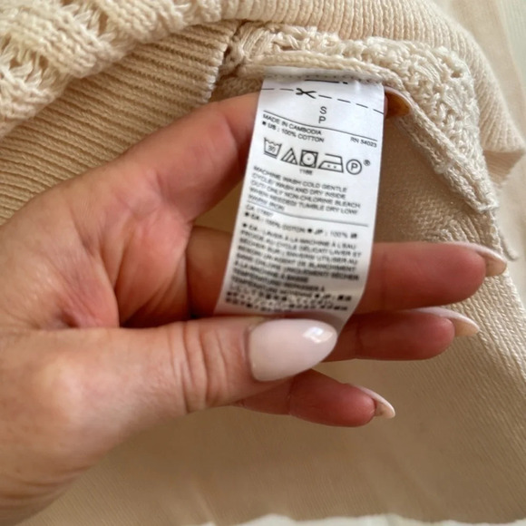 Banana Republic Factory | Waffle Knit Front | Split Hem | Cream Sweater | size S - Picture 5 of 6